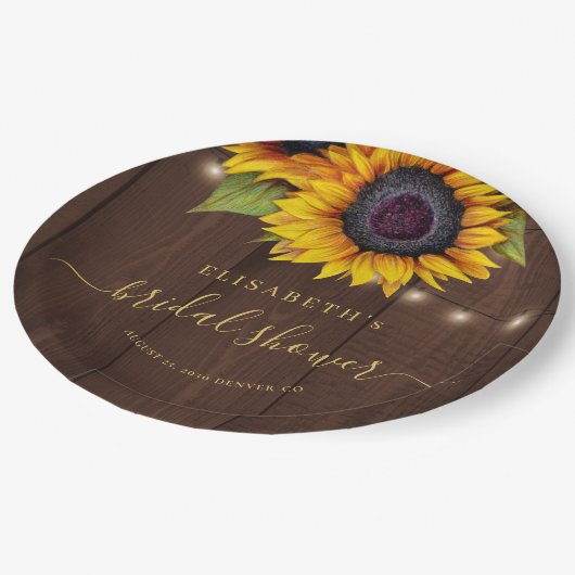 Rustikales, blumengeschmücktes Brautparty Pappteller (Schrägansicht)