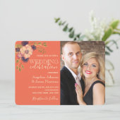 Rustikales Blumenkorallen und Navy Blue Wedding Fo Einladung (Stehend Vorderseite)