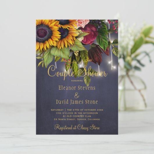 Rustikales Blumenmeer bordeauxfarbenes Winterpaar Einladung (Stehend Vorderseite)