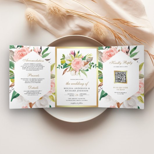 Rustikales Blush Pink Floral Gold QR Code Hochzeit Dreifach Gefaltete Einladung
