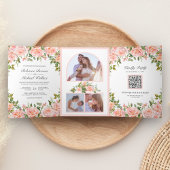 Rustikales Blush Pink Floral QR Code Hochzeit Dreifach Gefaltete Einladung