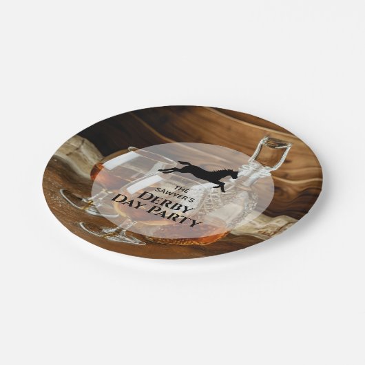 Rustikales Bourbon Derby Pferderennen Pappteller (Schrägansicht)