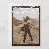Rustikales braunes Foto mit Saitenholz Save the Da Date (Rückseite)