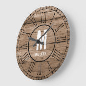 Rustikales Braunes Monogramm aus gewittertem Holz Große Wanduhr (Winkel)