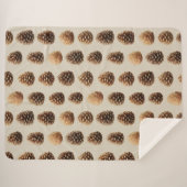 Rustikales braunes Pine Cone Wintermuster Sherpadecke (Vorderseite (Horizontal))
