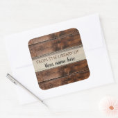 Rustikales Braunholz-Buchzeichen aus der Bibliothe Quadratischer Aufkleber (Umschlag)