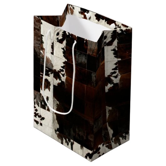 Rustikales Brown Patchwork Cowhide Mittlere Geschenktüte (Vorderseite Schrägansicht)