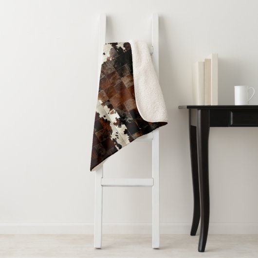 Rustikales Brown Patchwork Cowhide Sherpadecke (Beispiel)