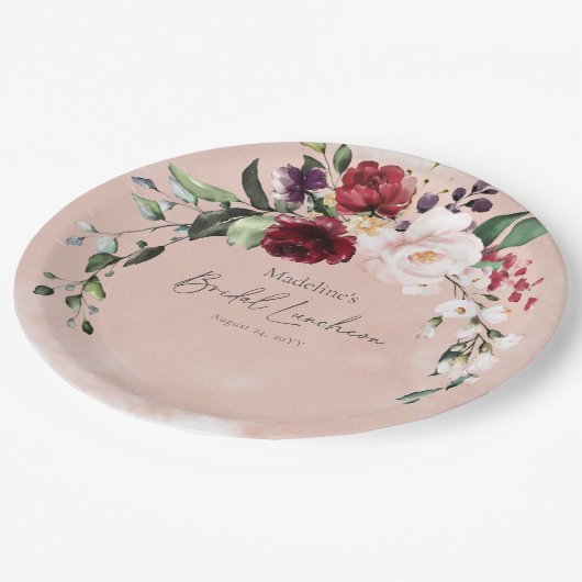 Rustikales Burgund & Blush Pink Roses Bridal Lunch Pappteller (Schrägansicht)