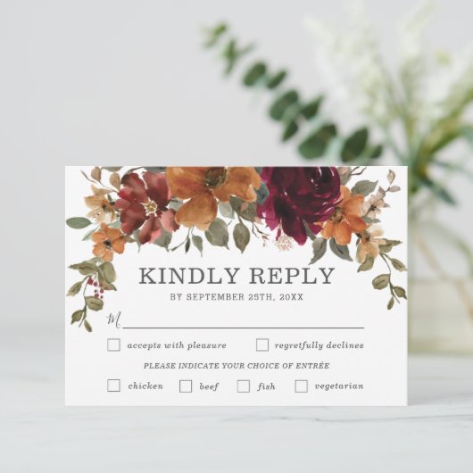 Rustikales Burgund Burnt Orange Blumenzwiebelessen RSVP Karte (Stehend Vorderseite)