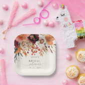 Rustikales Burgund Floral Fall Brautparty Pappteller (Party)