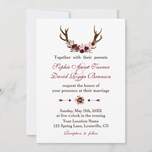 Rustikales Burgund Marsala Floral Antlers Wedding Einladung (Vorderseite)