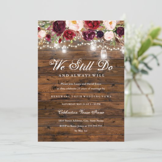Rustikales Burgundy Floral Lights Wedding Vow Erne Einladung (Stehend Vorderseite)