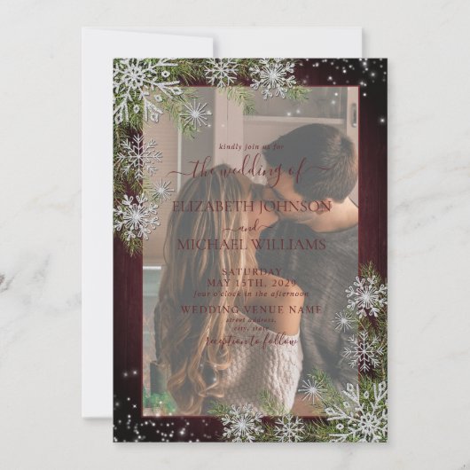 Rustikales Burgundy Silver Winter Wood Vellum Wedd Einladung (Vorderseite)