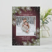 Rustikales Burgundy Snowflake Neu Mr & Mrs. Foto (Stehend Vorderseite)