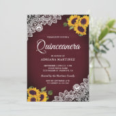 Rustikales Burgundy Wood Lace Sunflower Quinceaner Einladung (Stehend Vorderseite)