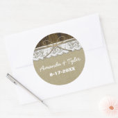 Rustikales Burlap Lace Gastgeschenk Hochzeit Stick Runder Aufkleber (Umschlag)