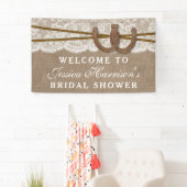Rustikales Burlap & Lace Horseshoe Brautparty Banner (Insitu)