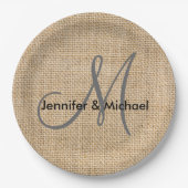 Rustikales Burlap Monogram Wedding Bride Groom Nam Pappteller (Vorderseite)