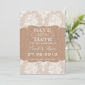 Rustikales Burlap Print & Lace Save the Date (Stehend Vorderseite)
