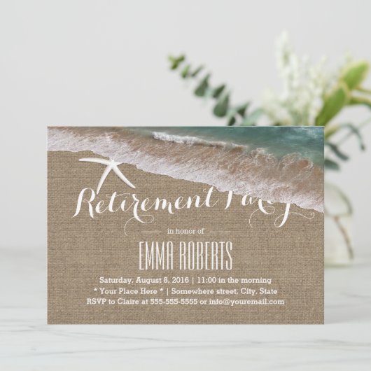 Rustikales Burlap Starfish Beach Retirement Party Einladung (Stehend Vorderseite)