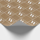 Rustikales Burlap White Monogram Wrapping Paper Geschenkpapier (Ecke)