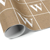 Rustikales Burlap White Monogram Wrapping Paper Geschenkpapier (Rolleneckpunkt)