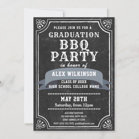 Rustikales Chalkboard Backyard GRILLEN Party Einfa Einladung (Vorderseite)