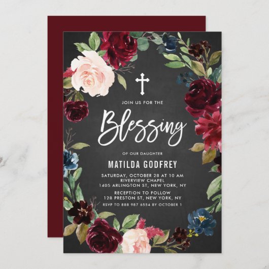 Rustikales Chalkboard Burgund Blumenreath Segen Einladung (Vorne/Hinten)