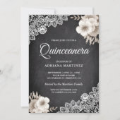 Rustikales Chalkboard Elfenbeinblume Quinceanera Einladung (Vorderseite)