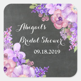Rustikales Chalkboard Lila florales Brautparty Tag Quadratischer Aufkleber