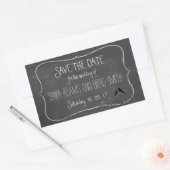 Rustikales Chalkboard Lovebirds Save the Date Aufk Rechteckiger Aufkleber (Umschlag)