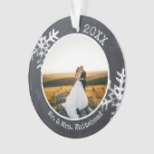 Rustikales Chalkboard Neu verheiratete Schneeflock Ornament (Vorderseite)