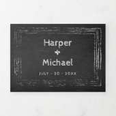 Rustikales Chalkboard-Skript in einer Hochzeit Dreifach Gefaltete Einladung (Cover)
