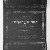 Rustikales Chalkboard-Skript in einer Hochzeit Dreifach Gefaltete Einladung (Innenseite Mitte)