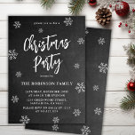 Rustikales Chalkboard Snowflake Weihnachts-Party Einladung<br><div class="desc">Rustikale Chalkboard Snowflakes Script Schwarze Weihnachtsfeiern Party Einladungen ist perfekt für ein rustikales Weihnachtsfest. Enthält einen "Weihnachts-Party"-Text in einem hübschen handgeschriebenen Pinselskript auf schwarzem Chalkboard-Hintergrund. Einfach mit Ihrem Namen und Ihren Party zu personalisieren.</div>