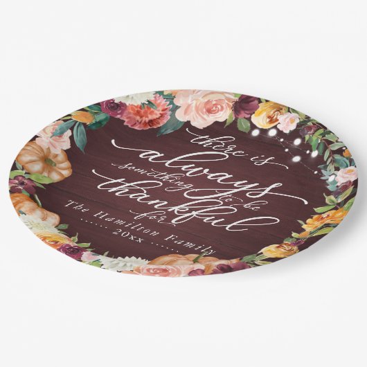 Rustikales Chic Calligraphy Erntedank Pappteller (Schrägansicht)