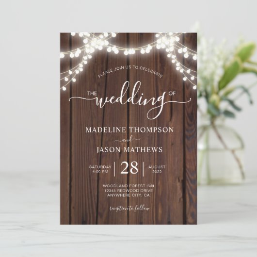 Rustikales Chic Wood String Light Foto Wedding Inv Einladung (Stehend Vorderseite)