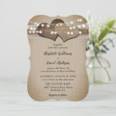 Rustikales Country Burlap Lace String Lights Hochz Einladung (Stehend Vorderseite)