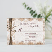 Rustikales Country Burlap Lace Twine Wedding RSVP (Stehend Vorderseite)