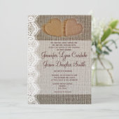 Rustikales Country Hearts Burlap Lace Hochzeit Ein Einladung (Stehend Vorderseite)