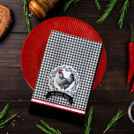 Rustikales Country Rooster Chicken BW Gingham Karo<br><div class="desc">Das Rustic Country Rooster Hühnchen in Wreath präsentiert sich mit dem Design von Black and White Gingham Karos! Bringen Sie eine Touch rustikaler Eleganz auf Ihre Zuhause mit diesem reizvollen Stück, das den Charme eines Bauernhauses perfekt mit dem klassischen Stil verbindet. Mit viel Liebe zum Detail entworfen, bietet unser Design...</div>