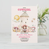 Rustikales Cowgirl Western Rosa Kuh Babydusche Einladung (Stehend Vorderseite)