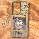 Rustikales Custom Square Foto Alaskan Malamute Pup Samsung Galaxy Hülle<br><div class="desc">Dieses Design zeigt ein hübsches nah-up Foto eines Alaskan Malamute Welpen als Platzhalter. Sie können es verlassen oder ersetzen Sie das quadratische Bild mit Ihrem Lieblingstier oder Menschen Foto. Füllen Sie das Textfeld mit einem Namen, Initialen, Entfernen des Texts oder Bearbeiten mit dem Entwurfstool aus, um einen Schriftart auszuwählen, den...</div>
