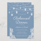 Rustikales Dusty Blue Lights Hochzeitsdinner Probe Einladung (Vorne/Hinten)