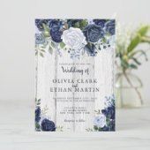 Rustikales Dusty Blue Watercolor Floral Wood Einladung (Stehend Vorderseite)