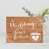 Rustikales Eichenholz & Herz Einladung zur Hochzei (Stehend Vorderseite)