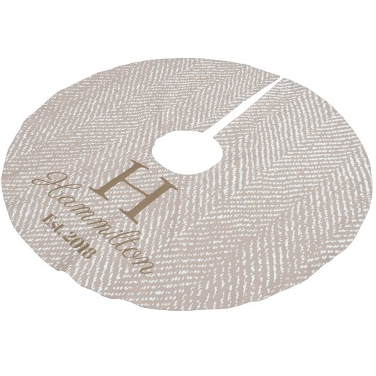 Rustikales Elegant Taupe Herringbone Personalisier Polyester Weihnachtsbaumdecke (Schrägansicht)