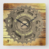 Rustikales Fahrradgetriebe-Sprocket-Vorhängeschild Quadratische Wanduhr (Vorderseite)
