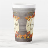 Rustikales Fallleaf Foliage White Pumpkin Name Milchtasse (Vorderseite)